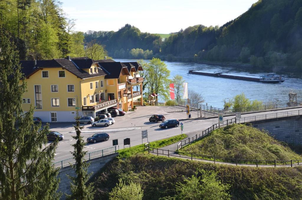 Gasthof Zur Donaubruecke Ardagger Markt Kültér fotó