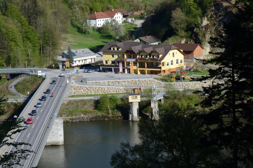 Gasthof Zur Donaubruecke Ardagger Markt Kültér fotó